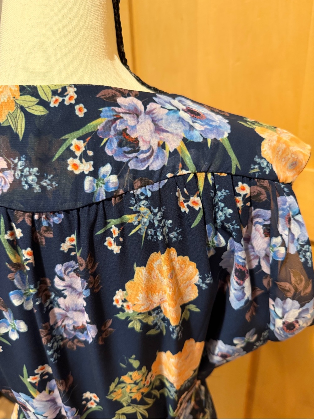 Yumi Kim Floral V-Neck Midi Dress in Navy with Peach Blooms - Picture 9 of 15